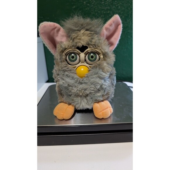 s-l400.jpg Furby Tiger Electronics 70-800 WOLF GREY With Green Eyes Working 1998